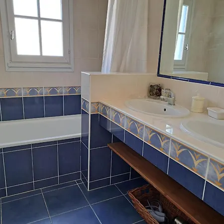 Maison Confortable Avec Piscine Privee, 3 Chambres, Proche Foret Et Plage. - Fr-1-323-542