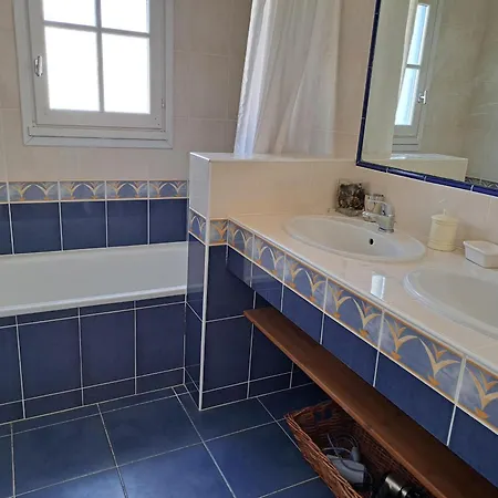 Holiday home Maison Confortable Avec Piscine Privee, 3 Chambres, Proche Foret Et Plage. - Fr-1-323-542 *