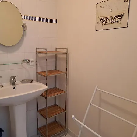 Belle Avec Piscine Dans Quartier Calme A - Fr-1-323-542